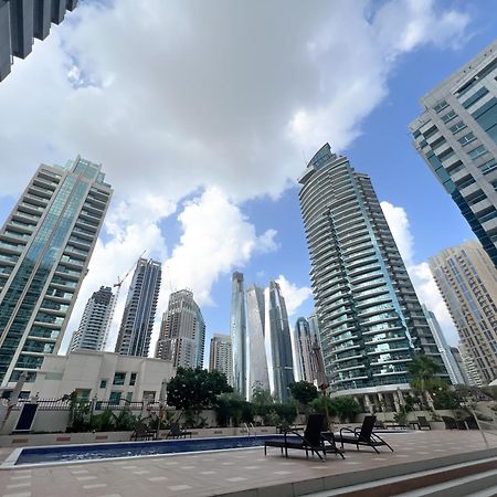Spacious 2 Bed Apt At Marina High Floor Dubai Esterno foto
