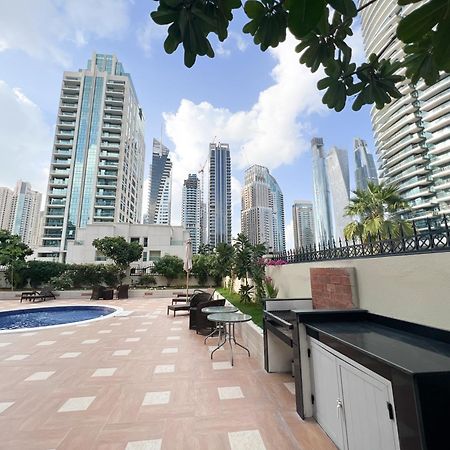 Spacious 2 Bed Apt At Marina High Floor Dubai Esterno foto