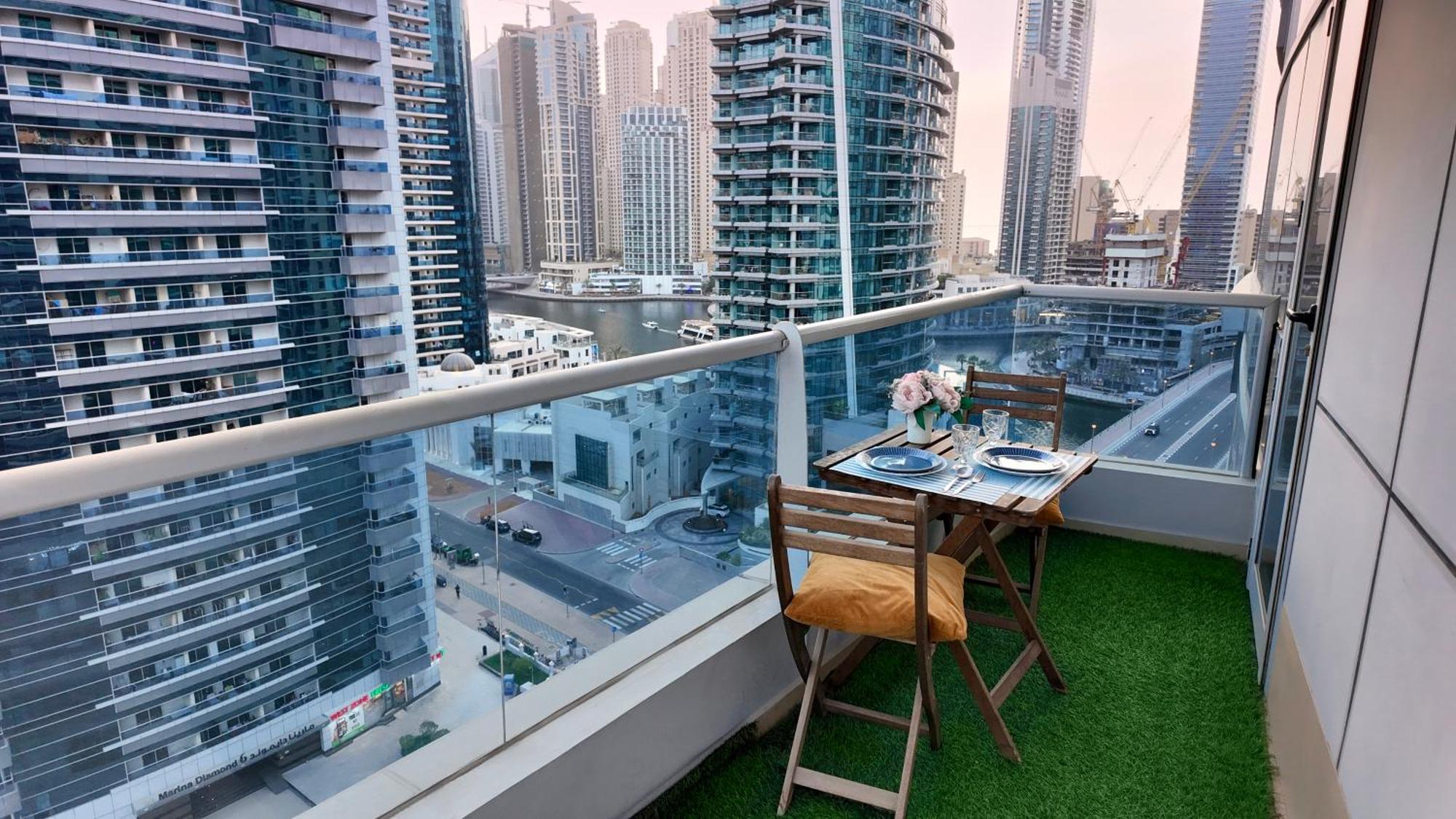 Spacious 2 Bed Apt At Marina High Floor Dubai Esterno foto